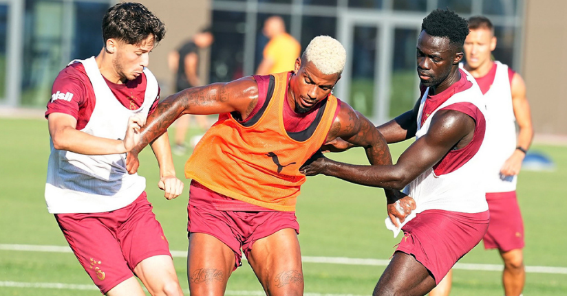 Galatasaray dünü çift antrenmanla tamamladı