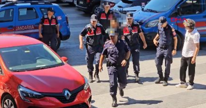 Babaanne ve 2 torununu, kardeşini dövdükleri için bıçaklamış