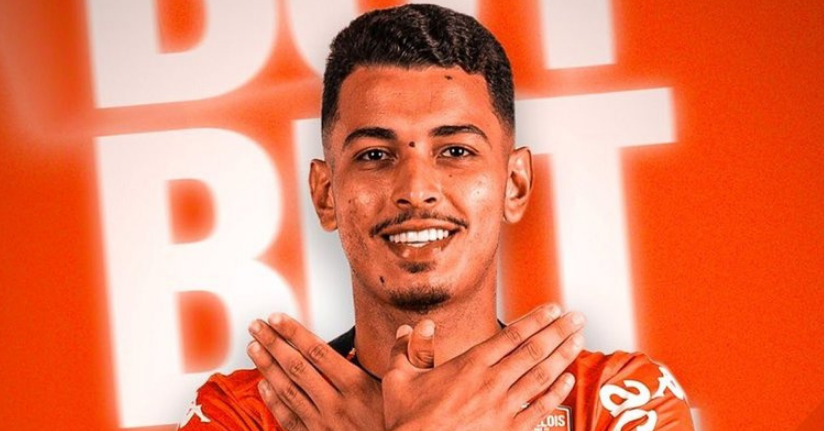 Göztepe'nin yeni sol beki Amin Cherni İzmir'e geldi