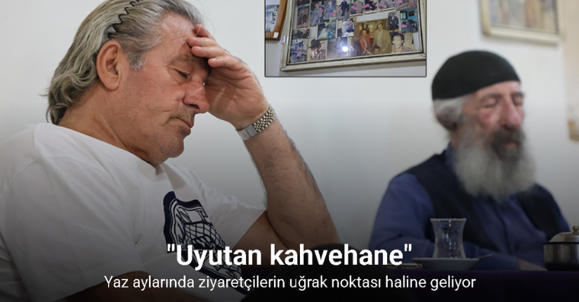 Bu kahvehaneye gelen uyuyor