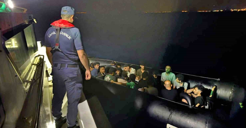 Kuşadası’nda 18 düzensiz göçmen kurtarıldı