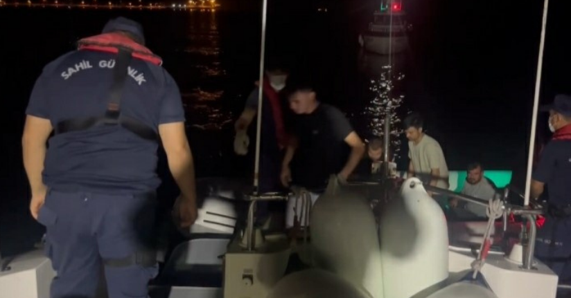 İzmir açıklarında 40 düzensiz göçmen yakalandı