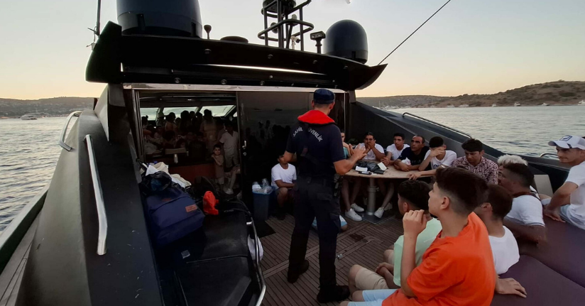 Bodrum'da motoryatta 72 kaçak göçmen yakalandı