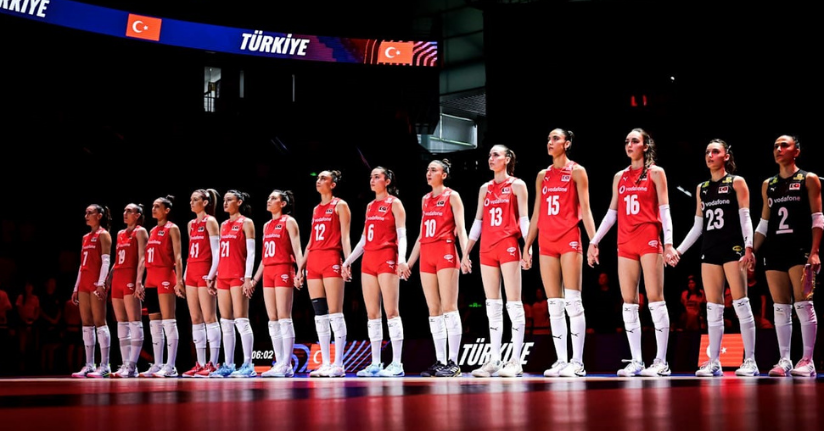 A Milli Kadın Voleybol Takımı, hazırlık kampı için Antalya’ya gitti