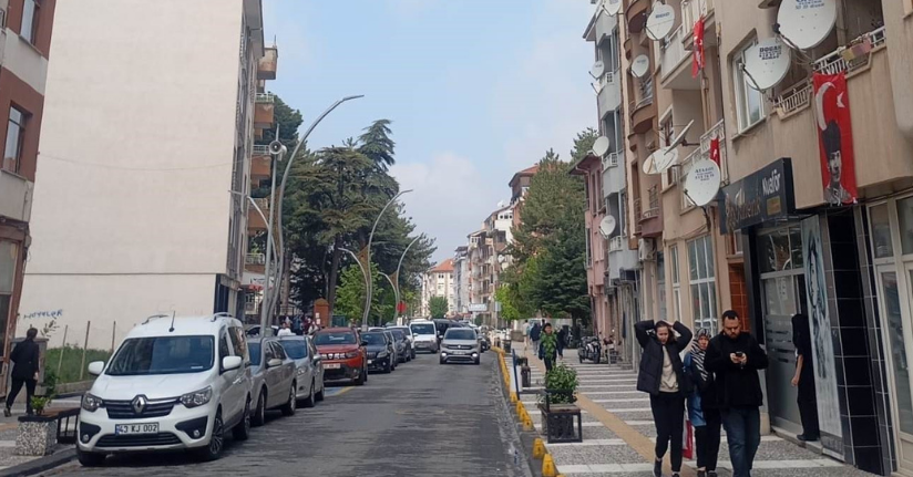 Simav’da peş peşe depremler korkuttu