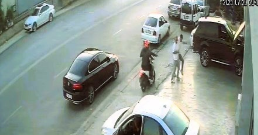 Motosikletle takip ettikleri şahsa kurşun yağdırdılar.