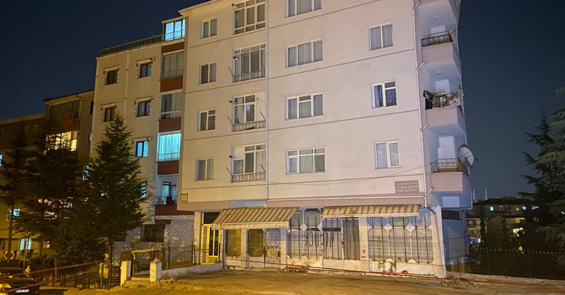 Ankara'da çatlaklar oluşup, çatırdayan 8 katlı apartman tahliye edildi