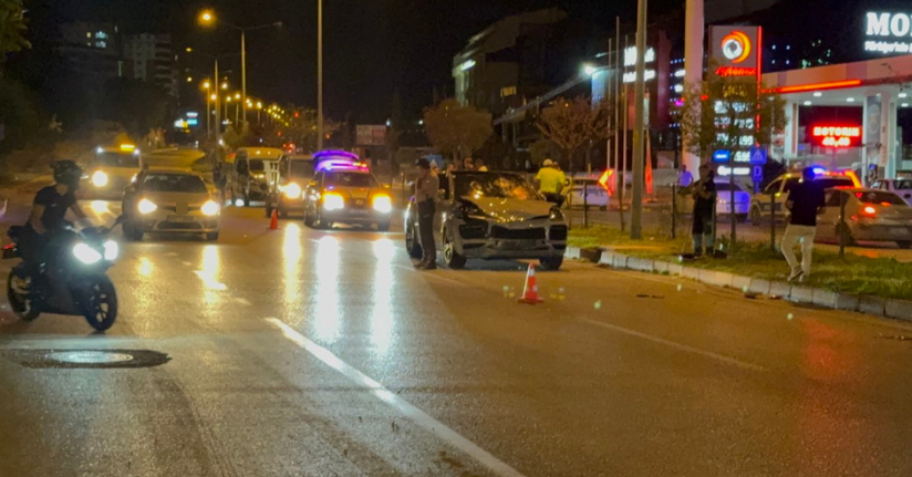 Tokat’ta lüks otomobil motosiklete çarptı: 2 ölü