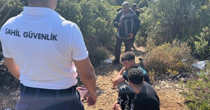 İzmir’de karada ve denizde 23 göçmen yakalandı