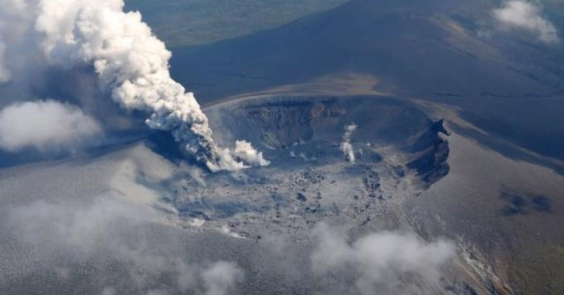Japonya'da yanardağ patlaması