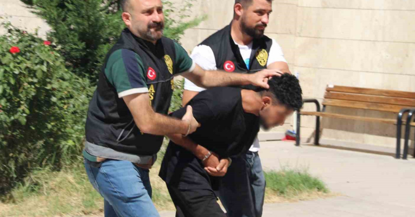 Cinayet anı saniye saniye kamerada