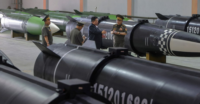 Kuzey Kore lideri Kim Jong-Un, yeni füze fabrikasını denetledi