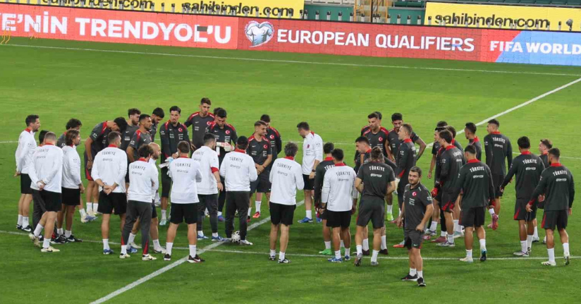 A Milli Futbol Takımı, İspanya maçının hazırlıklarını tamamladı