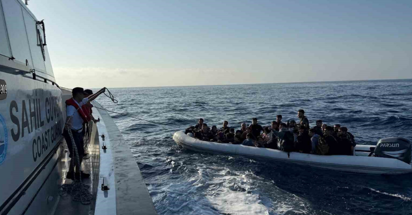 Aydın’da 28 düzensiz göçmen ve 1 göçmen kaçakçısı yakalandı