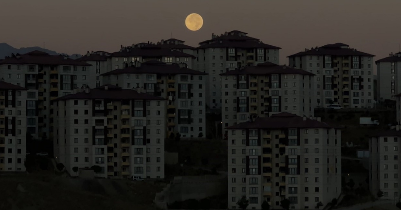 Yüksekova’da dolunay görsel şölen yaşattı
