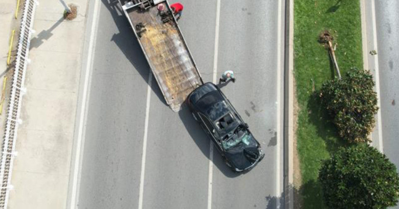 Pendik Sahil Yolu’nda kaza: Lüks otomobil takla atarak devrildi