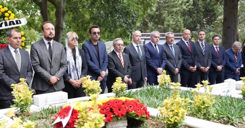Metin Oktay, kabri başında dualarla anıldı