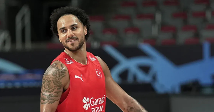 Shane Larkin Milli Takım’a veda etti