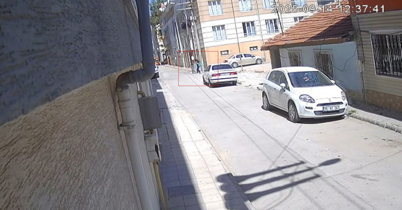 6 yaşındaki çocuk altın dolu kutuyu sokağa attı, bulan kadın kayıplara karıştı