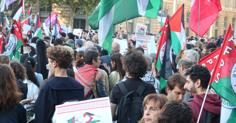 Paris'te binlerce kişi İsrail'in Gazze'ye saldırılarını protesto etti