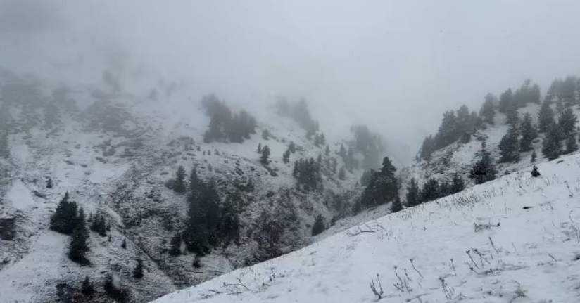 Artvin’de yaylalar kar altında