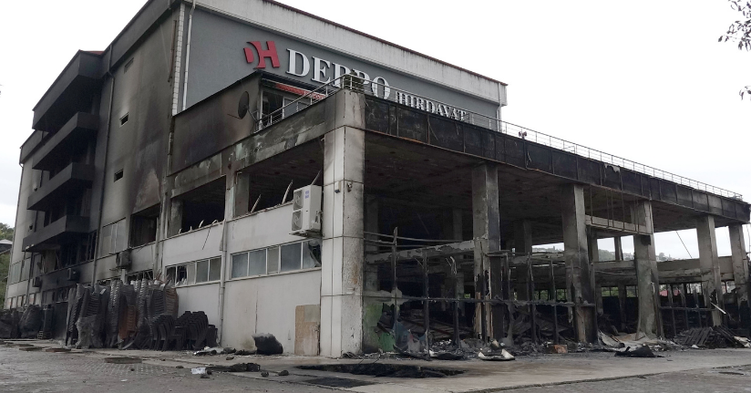 Trabzon'da yanan alışveriş merkezindeki hasar görüntülendi