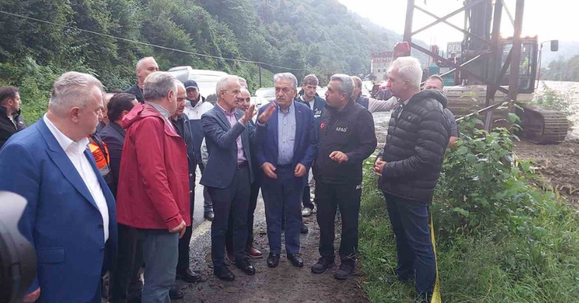 Bakanlar Uraloğlu ve Bak Rize’de sel bölgesinde