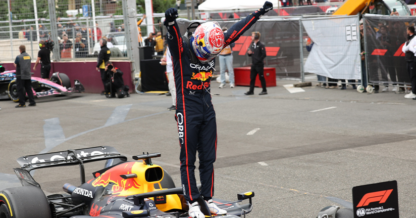 Azerbaycan’da kazanan Max Verstappen