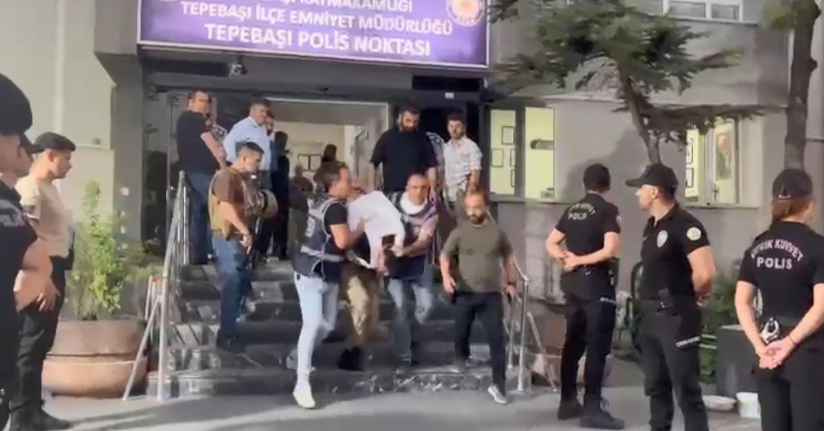 Sokakta karşılaştığı 5 kişiyi bıçaklayan sanığa 75 yıl 5 ay hapis cezası verildi