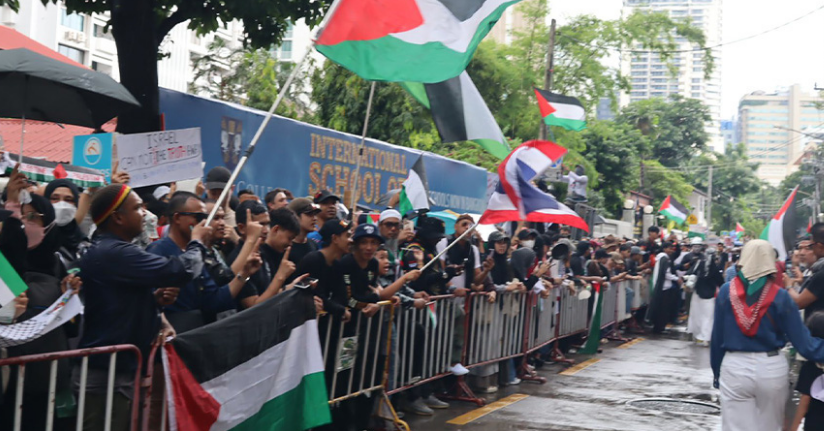 Bangkok'ta İsrail Büyükelçiliği önünde Filistin’e destek gösterisi