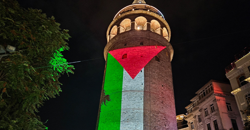 Filistin bayrağı Galata Kulesi’ne yansıtıldı