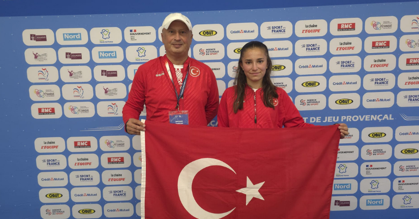 Türkiye rekortmeni 15 yaşındaki Yağmur Tosun, dünya 3’üncüsü oldu