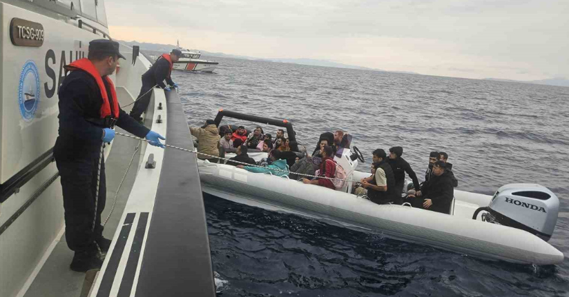 Yunanistan’ın geri ittiği 36 düzensiz göçmen kurtarıldı