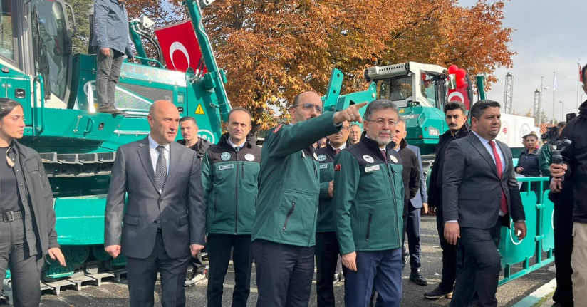 Bakan Yumaklı: DSİ'deki dozer sayımız 245'e yükseldi