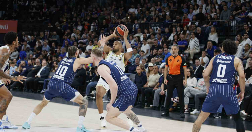 Euroleague: A. Efes: 69 - Fenerbahçe: 79