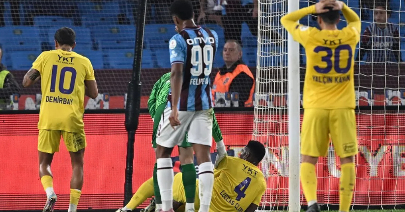 Trabzonspor Maçında Sakatlanan Luccas Claro’nun Futbol Hayatı Bitebilir