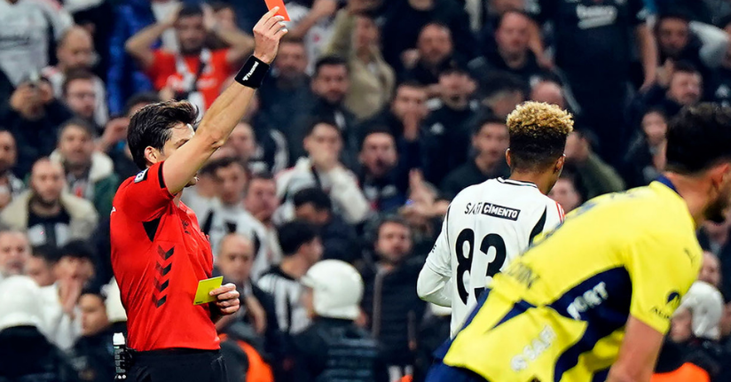 Beşiktaş ile Fenerbahçe arasındaki son 50 derbide 34 kırmızı kart çıktı