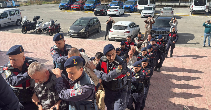 FETÖ şüphelileri denizde yakalandı