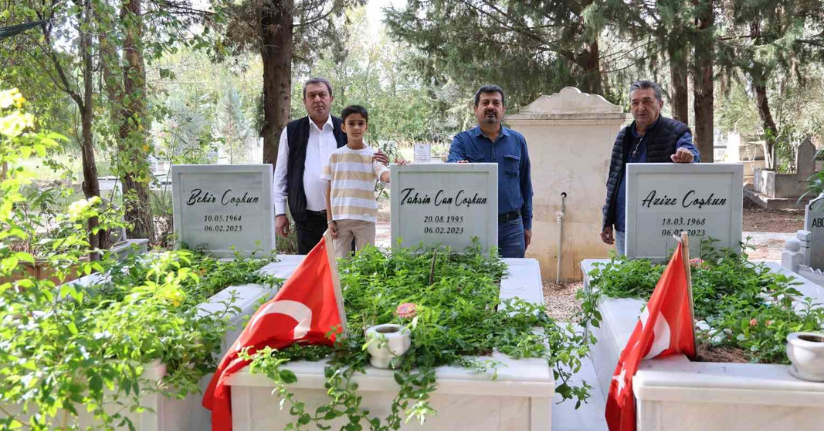 Alpargün Apartmanı’nda karar çıktı, hayatını kaybedenlerin yakınları kabir başlarında