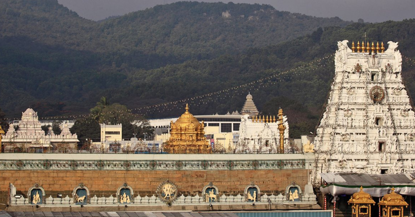 Hindistan'da tapınakta izdiham: 12 ölüHindistan'da tapınakta izdiham: 12 ölü