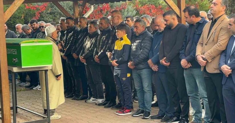 Cezavindeki odasında ölü bulunan Thodex’in kurucusu Faruk Fatih Özer, Kocaeli’de toprağa verildi