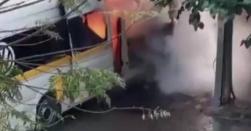 Öğrenci servisi yandı: 13 çocuk son anda kurtarıldı