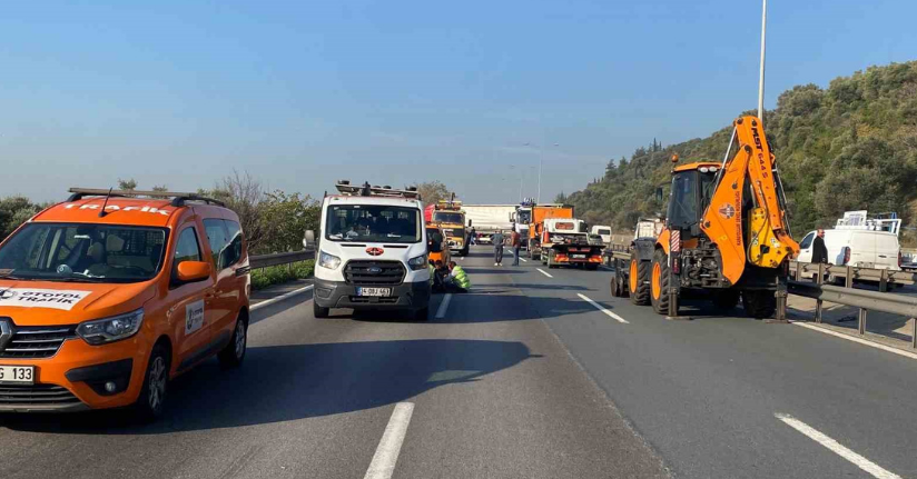 Tır kazası TEM’i kilitledi