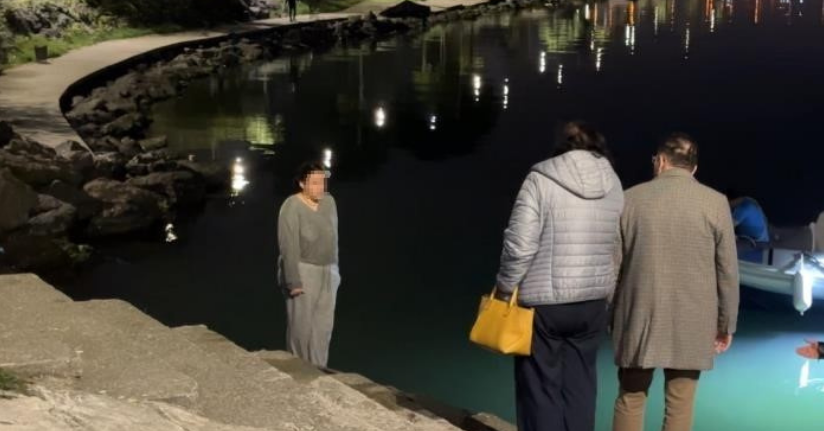 Denize atlamak isteyen genç kızı anne ve babası ikna etti