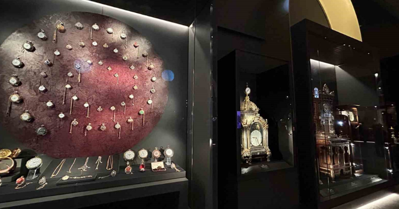 Topkapı Sarayı’nın dünyaca ünlü saat koleksiyonunun kapıları vatandaşların ziyaretine açıldı