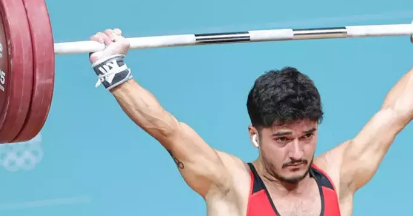 Muhammed Furkan Özbek’ten 2 altın, 1 gümüş madalya