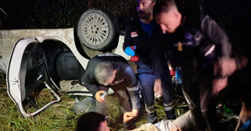 Kaçak göçmen taşıyan otomobil Asi Nehri’ne uçtu: 9 yaralı