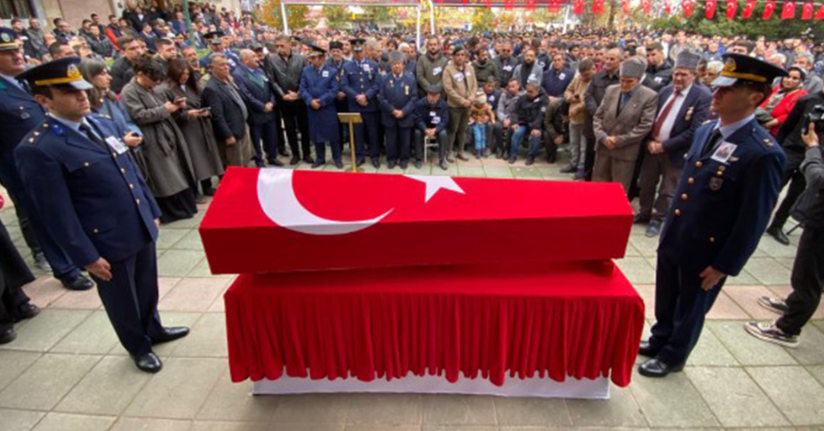 Eskişehirli şehit üsteğmen Emre Mercan gözyaşlarıyla son yolculuğuna uğurlandı