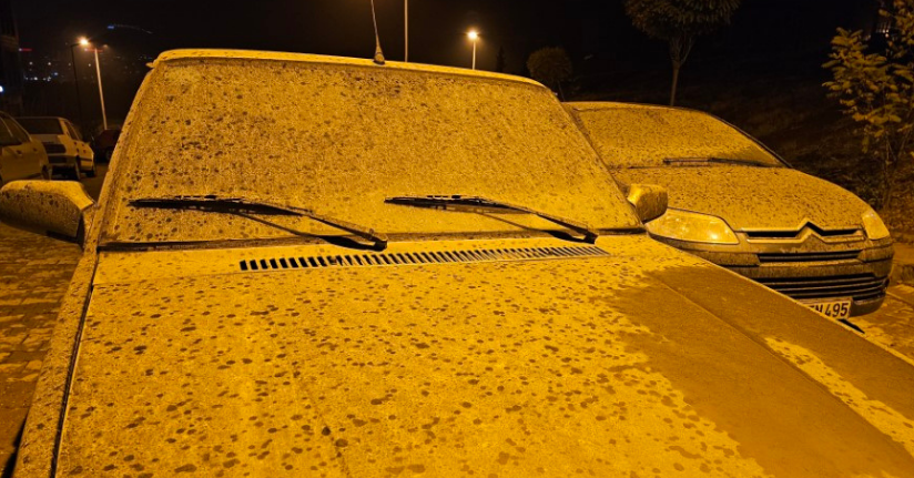 Elazığ’da toz taşınımı yağışla birleşti, adeta çamur yağdı