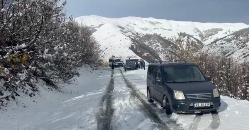 Muş’ta 14 köy yolu kapandı, 4 araç mahsur kaldı